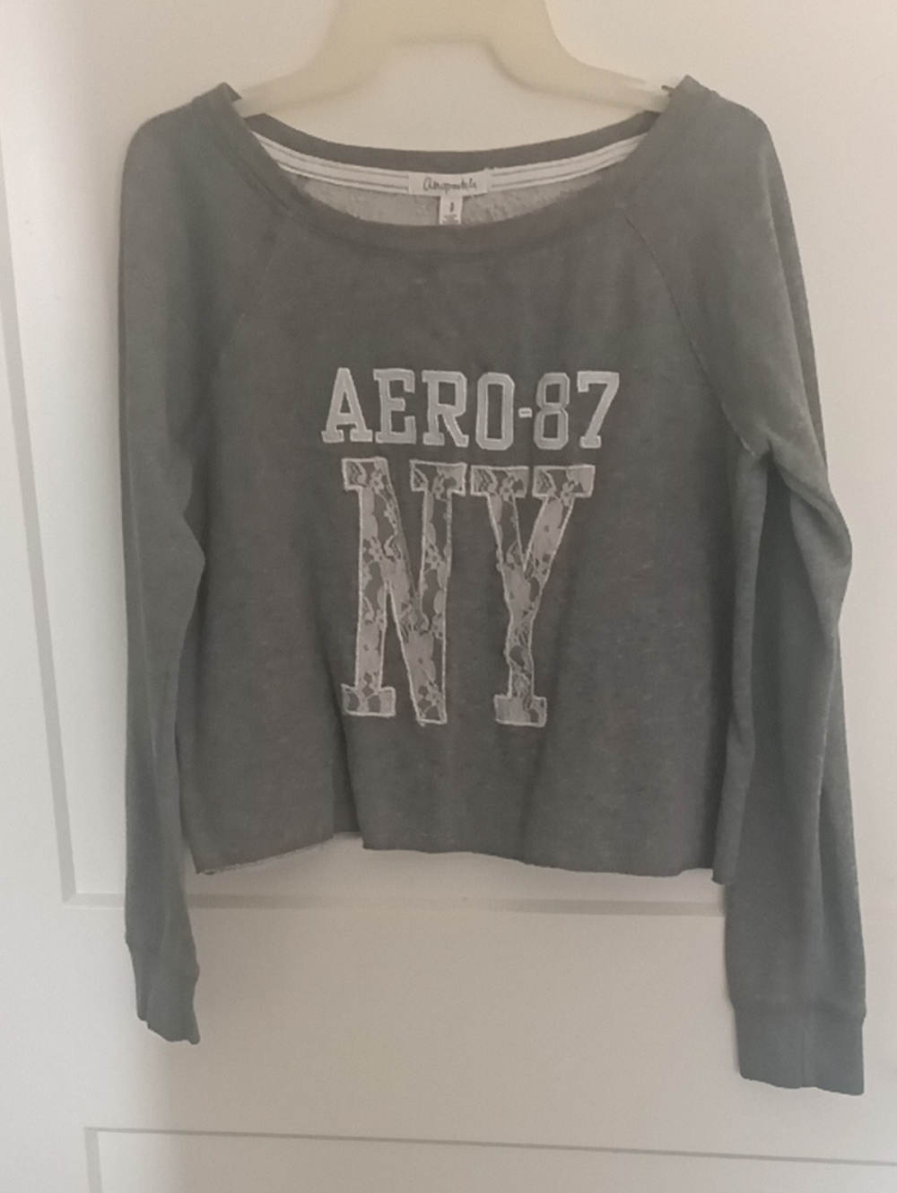 Aeropostale Heather Gray Crewneck Sweatshirt